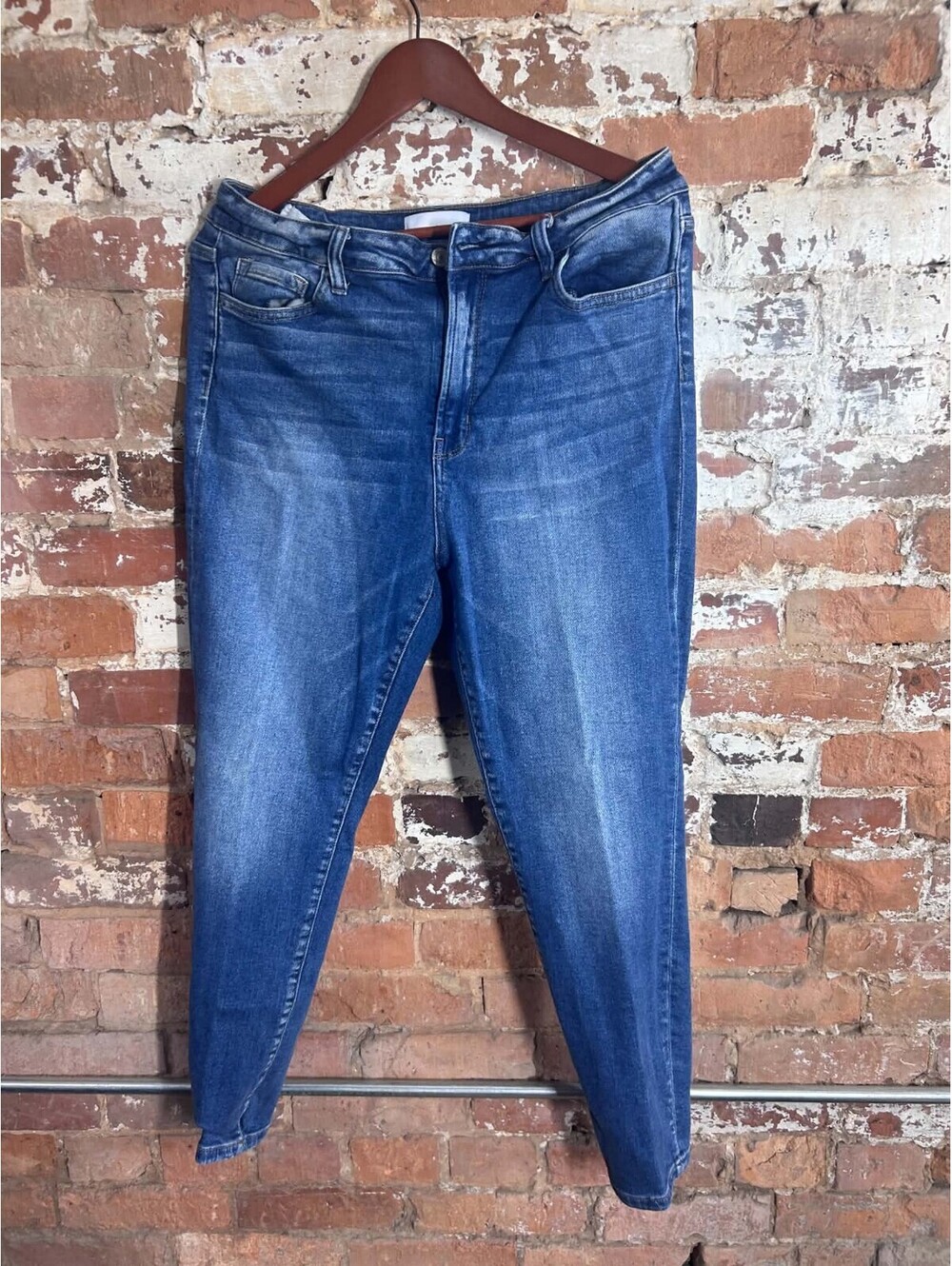Vervet Los Angeles women size 32 medium wash stretch skinny jeans VY171